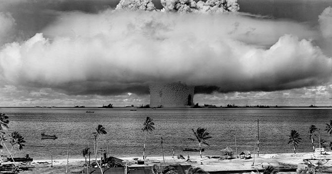 Резултат с изображение за „15-мегатонна водородна бомба на атол Бикини в Тихия океан.“